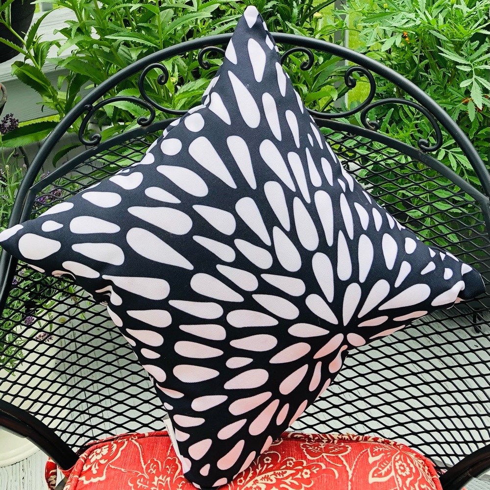 Outdoor & Indoor ‘Raindrops’ Pillow. Pre-stuffed.